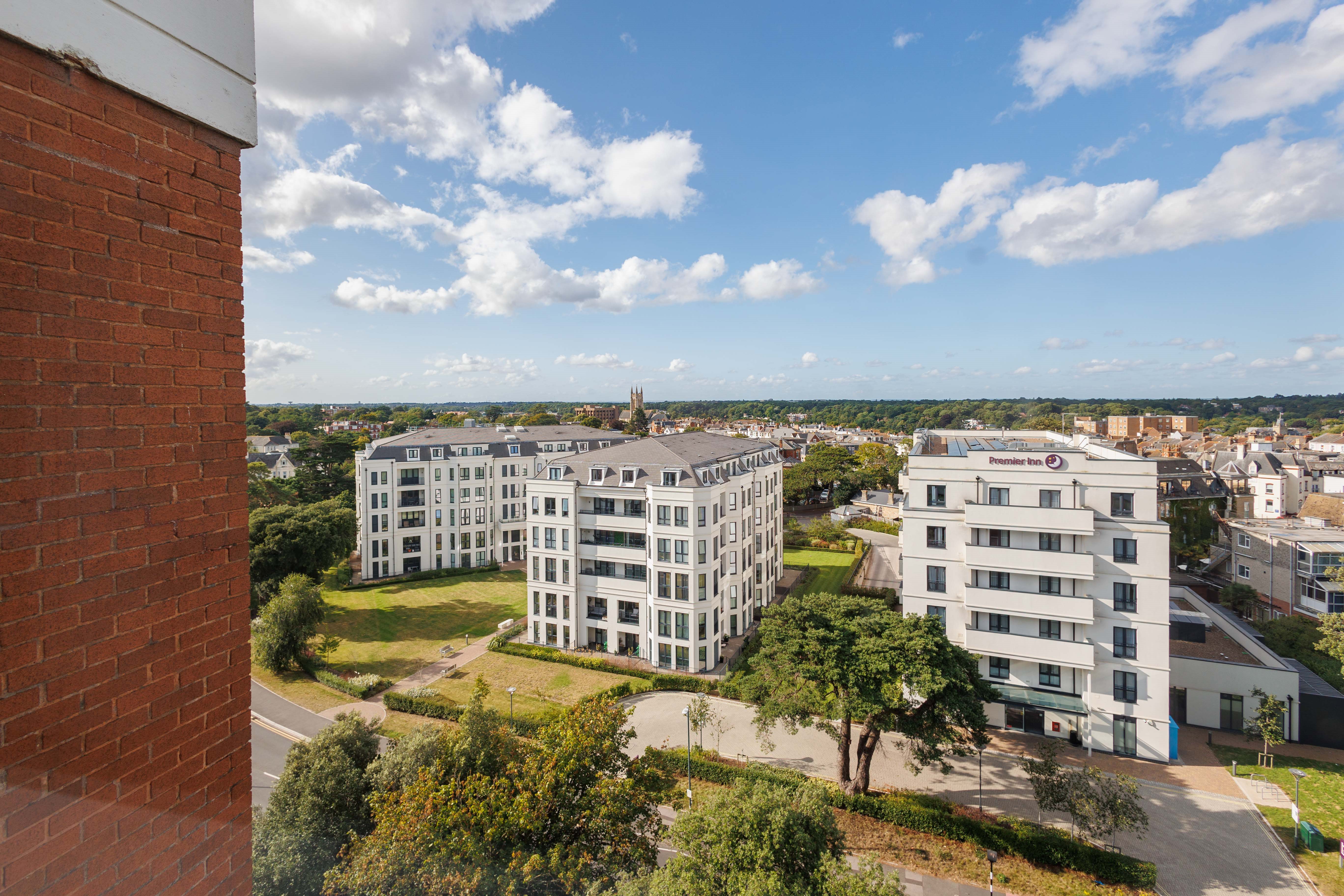 2 bed flat for sale in West Cliff Road, Bournemouth  - Property Image 9