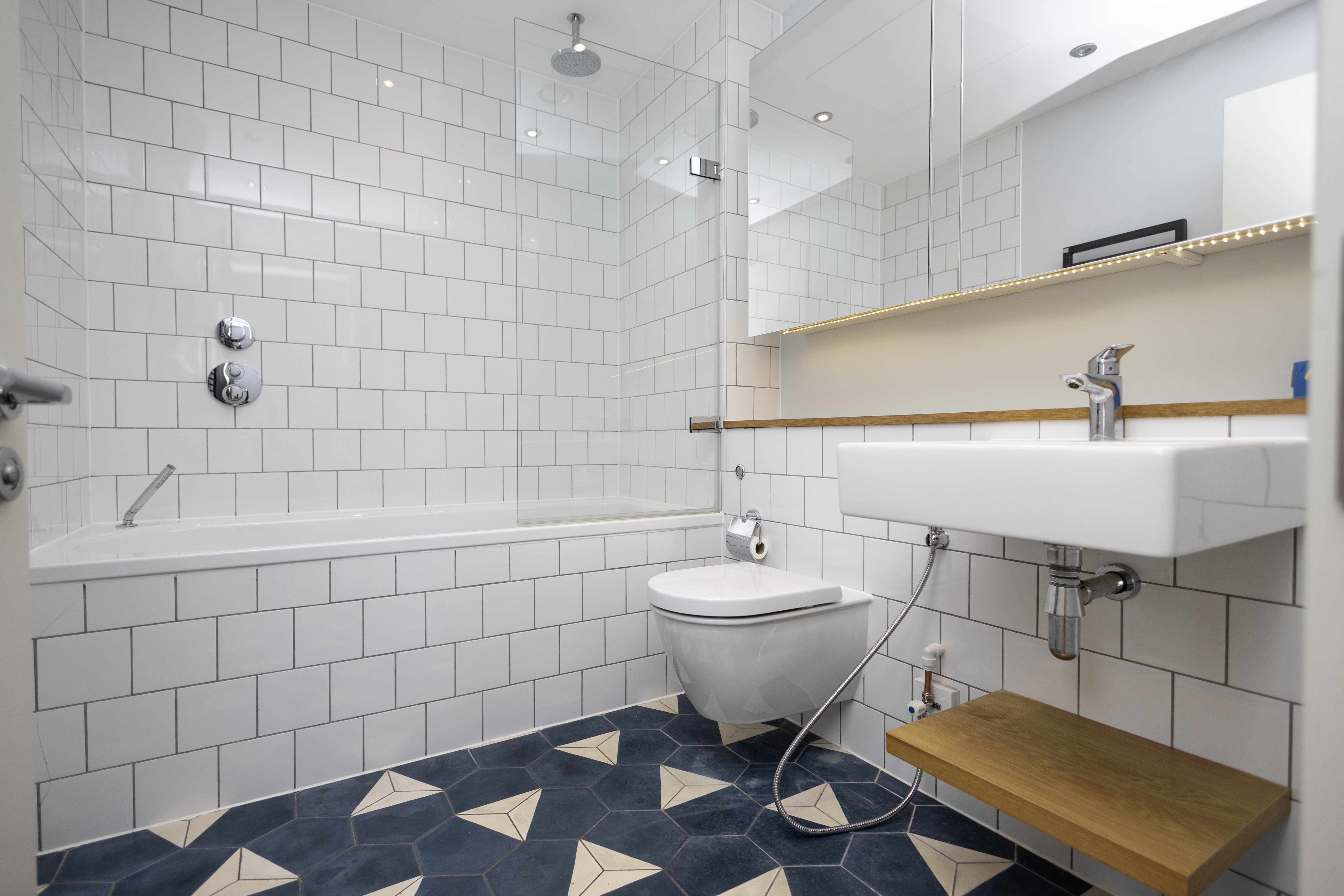 2 bed flat for sale in Terrace Road, Bournemouth 8