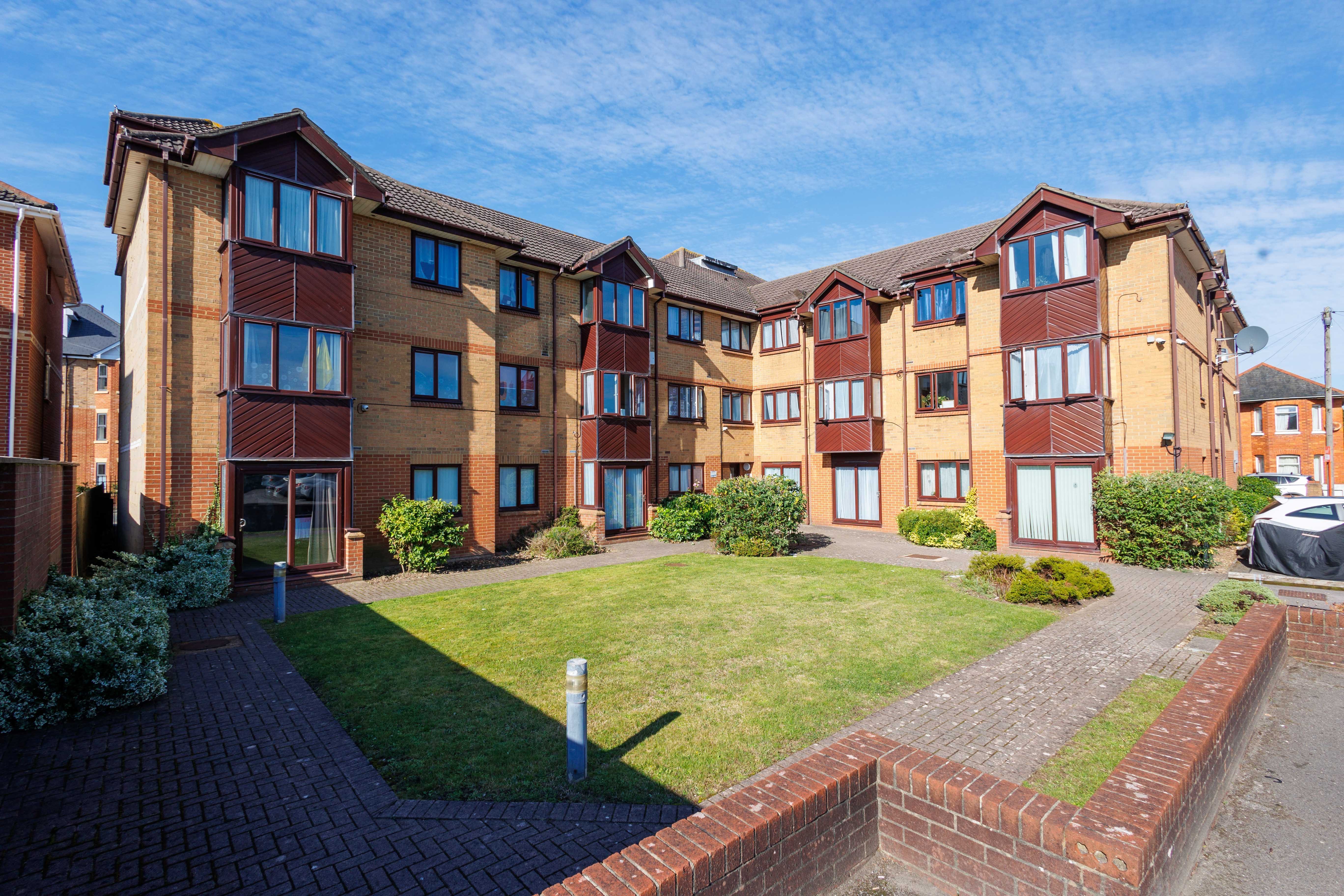 1 bed flat for sale in Cleveland Road, Bournemouth, BH1
