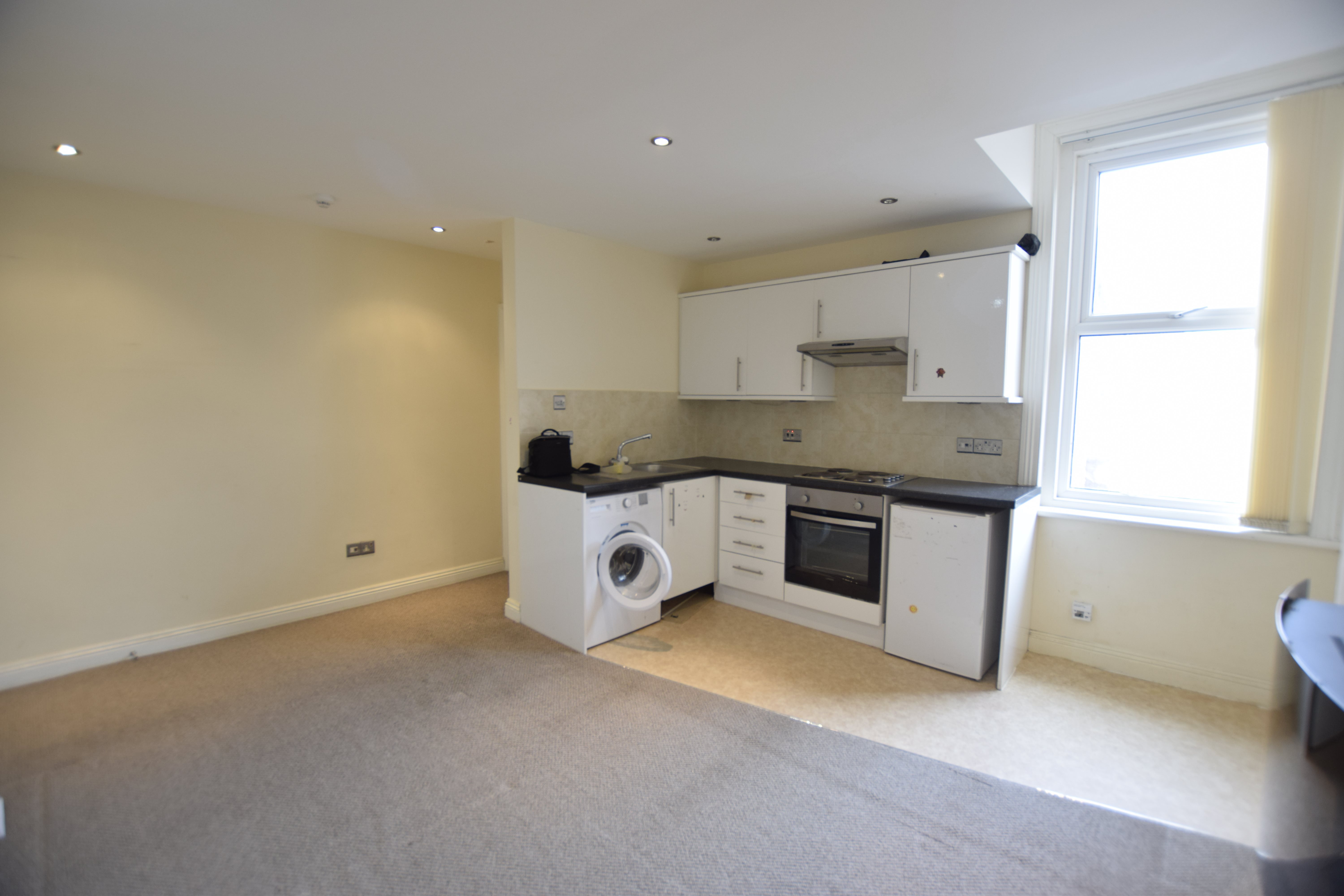 1 bed flat for sale in Cecil Road, Bournemouth  - Property Image 3