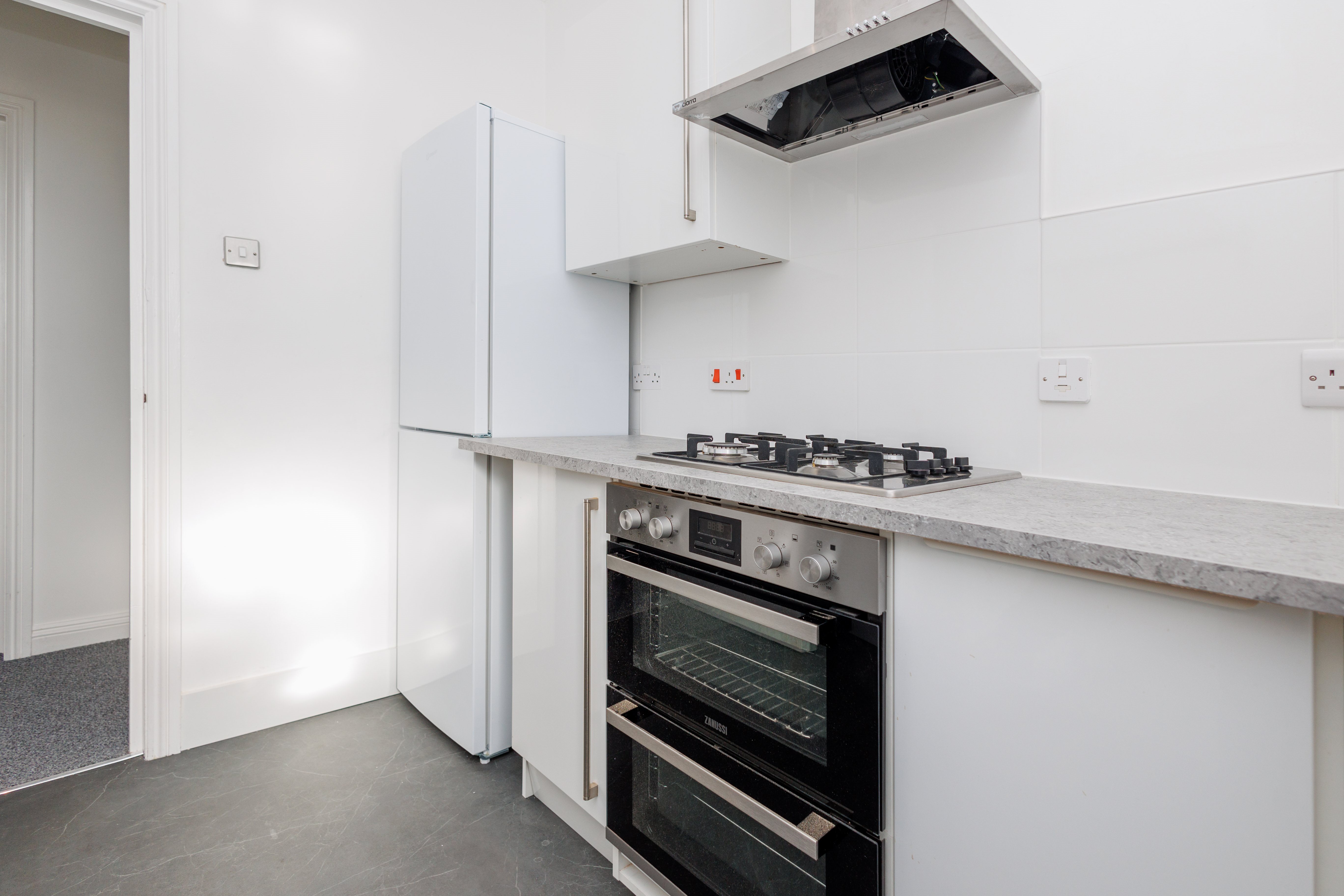 2 bed flat for sale in Commercial Road, Bournemouth  - Property Image 6