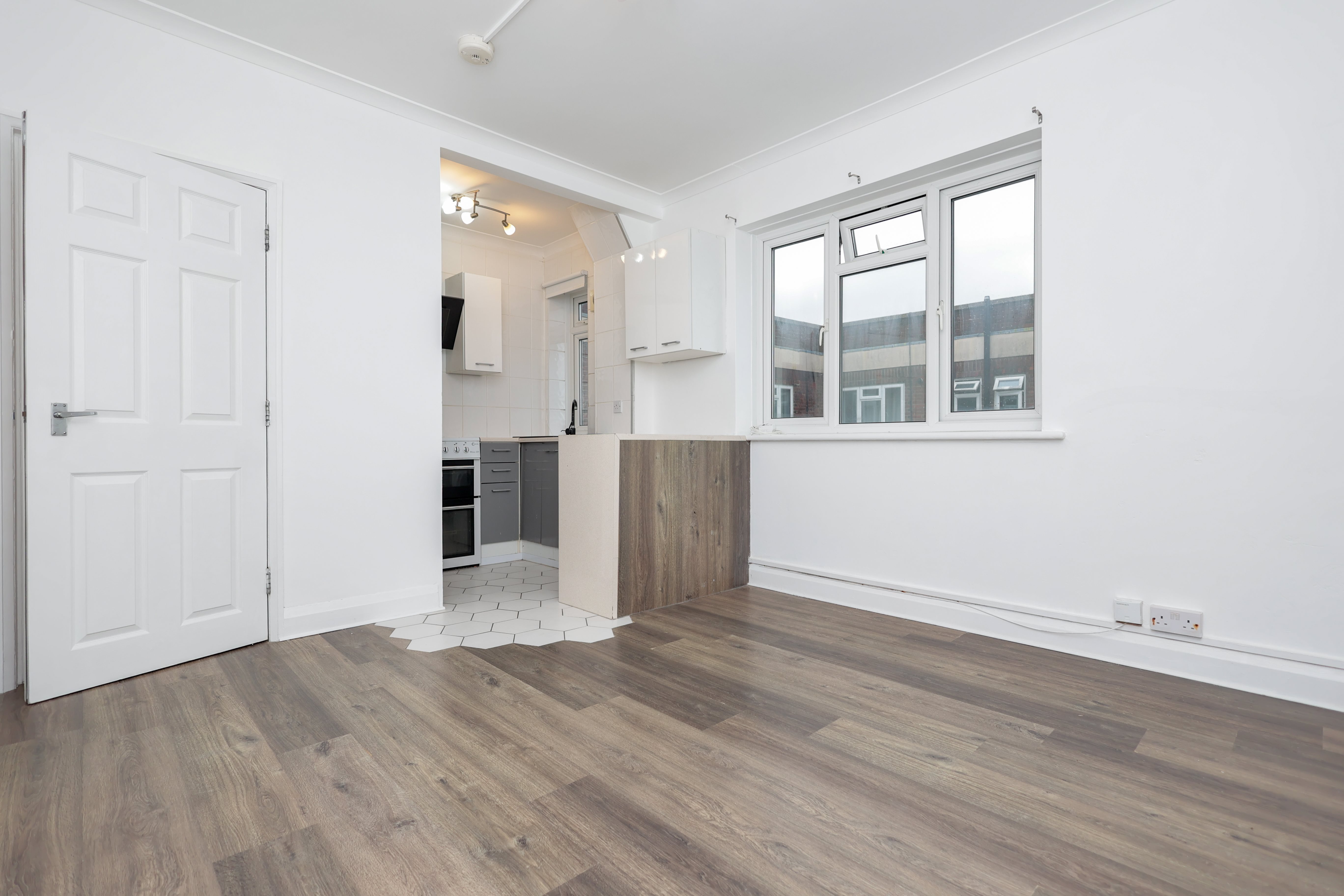 2 bed flat for sale in Terrace Road, Bournemouth 1