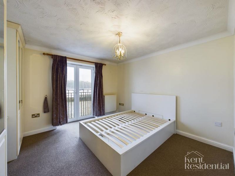 3 bed flat to rent in Goldcrest Drive, Chatham  - Property Image 6