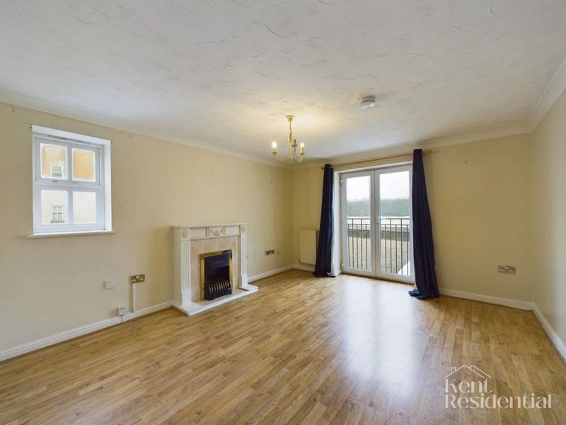 3 bed flat to rent in Goldcrest Drive, Chatham  - Property Image 8