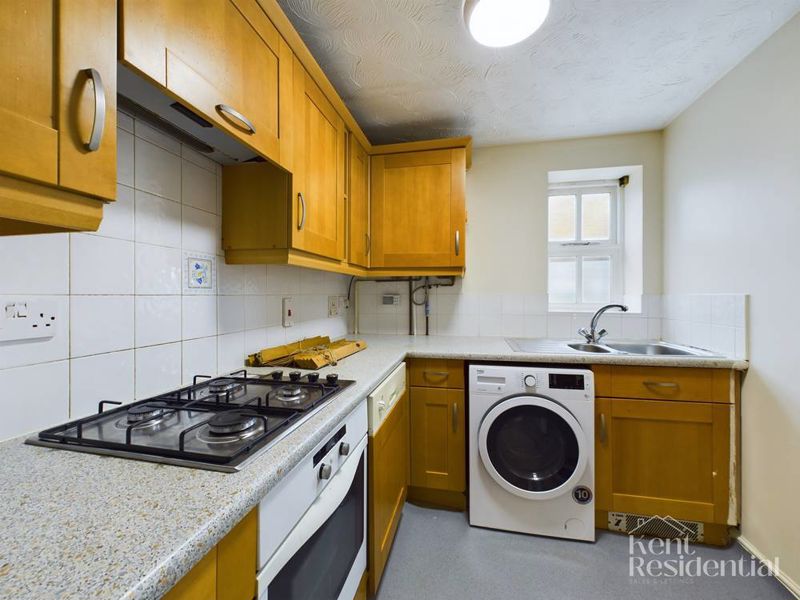 3 bed flat to rent in Goldcrest Drive, Chatham  - Property Image 11