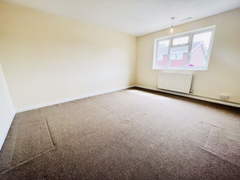2 bed flat to rent in Heath Road, Maidstone  - Property Image 3