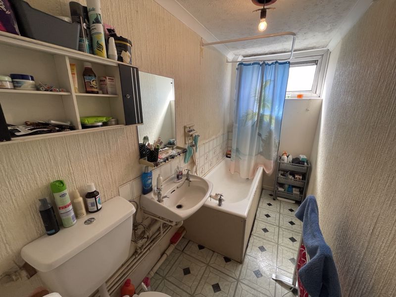 1 bed flat for sale in Russell Street, Gravesend  - Property Image 8