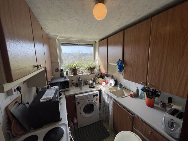 1 bed flat for sale in Russell Street, Gravesend  - Property Image 4