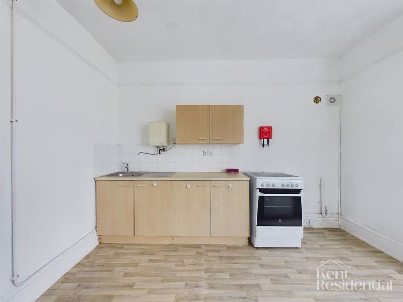 1 bed to rent in Maidstone Road, Chatham  - Property Image 3