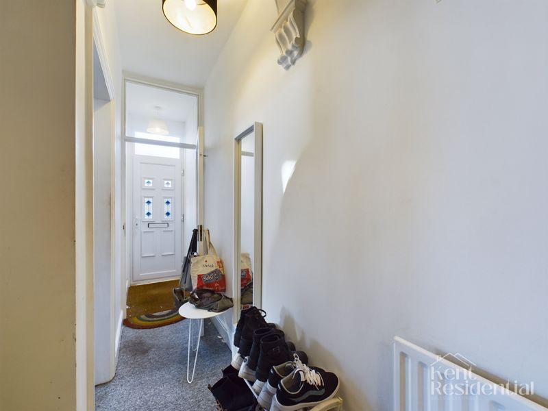 1 bed flat for sale in Glanville Road, Rochester  - Property Image 6