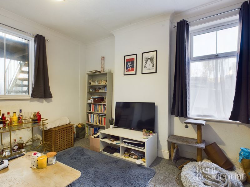 1 bed flat for sale in Glanville Road, Rochester  - Property Image 4