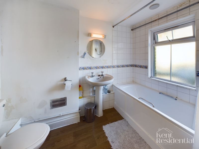 2 bed house for sale in Glanville Road, Rochester  - Property Image 9