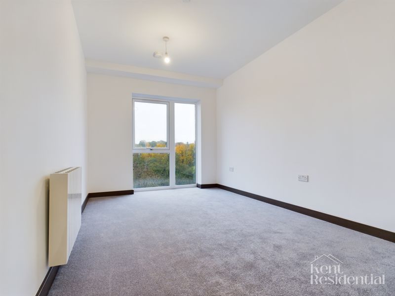 2 bed flat for sale in Claribel Court, Maidstone  - Property Image 6
