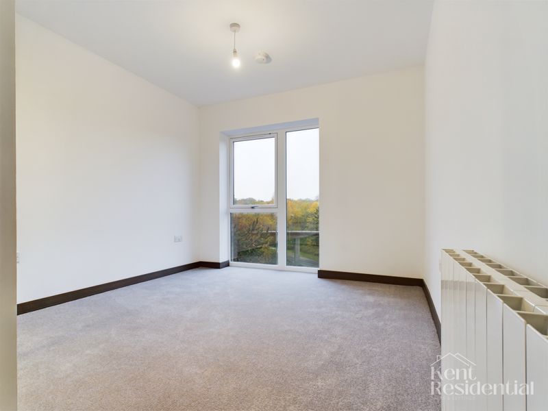 2 bed flat for sale in Claribel Court, Maidstone  - Property Image 8
