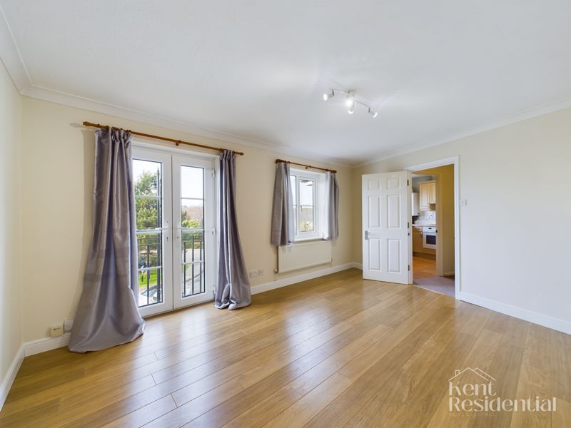 1 bed flat to rent in The Pintails, Chatham  - Property Image 3