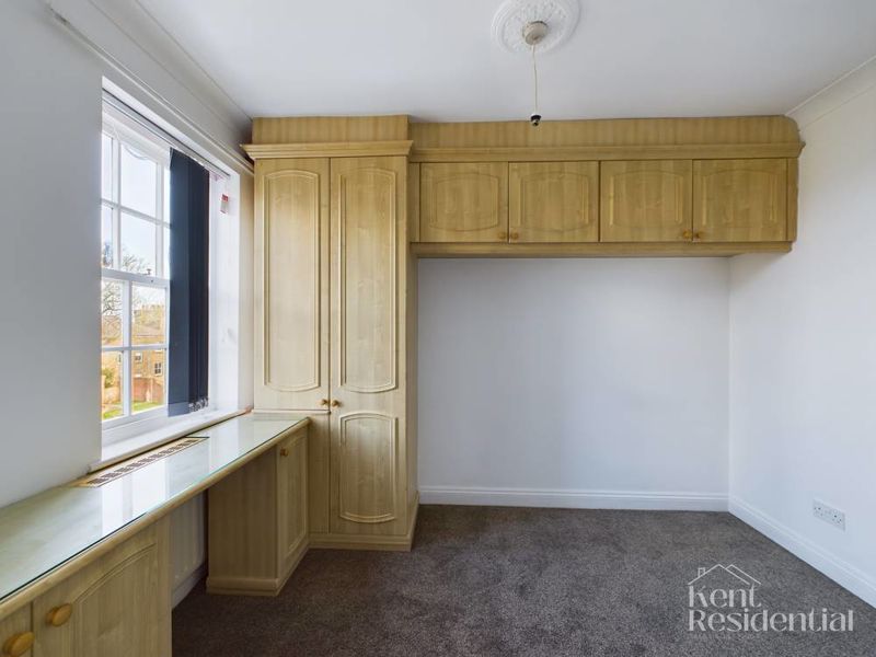 3 bed house to rent in East Row, Rochester  - Property Image 10