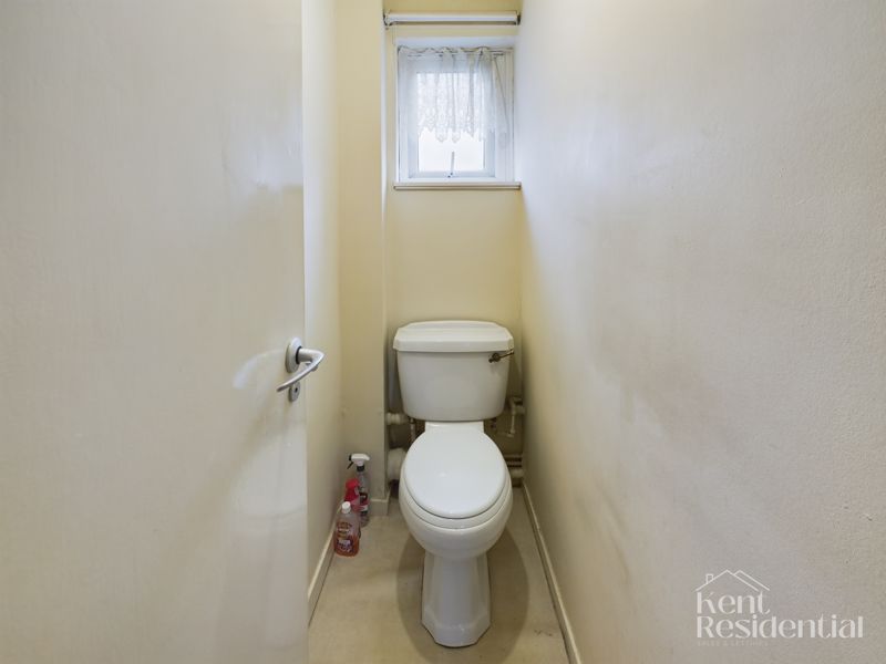 2 bed house for sale in Camden Close, Chatham  - Property Image 9