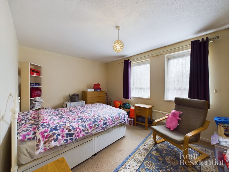 2 bed house for sale in Camden Close, Chatham  - Property Image 6