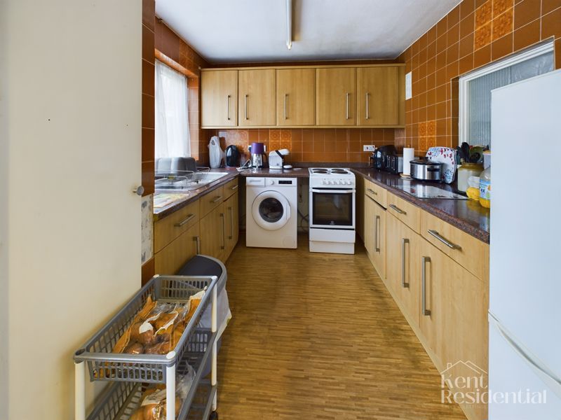 2 bed house for sale in Camden Close, Chatham  - Property Image 1