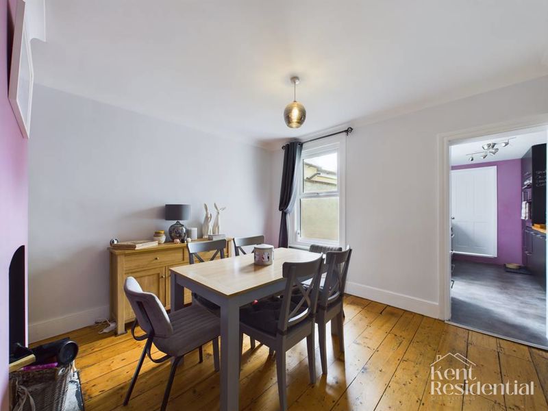 3 bed house for sale in Horsley Road, Rochester  - Property Image 4