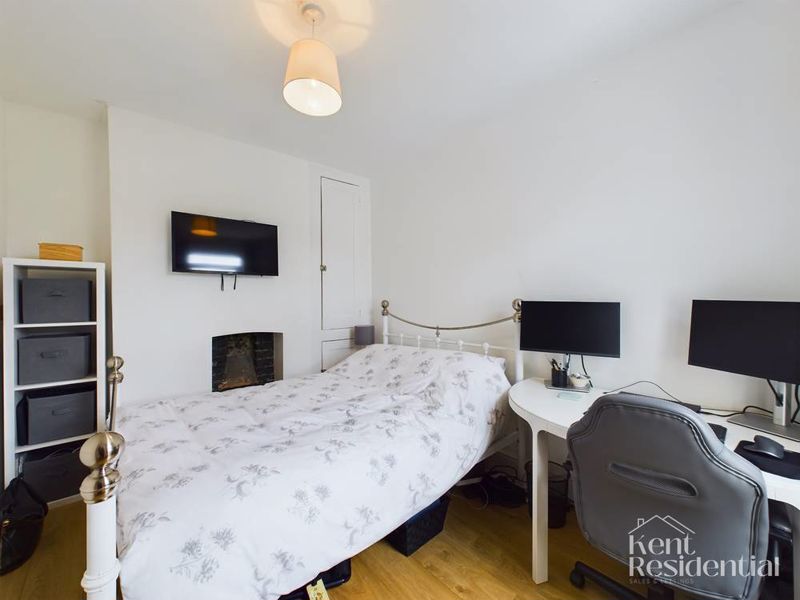 3 bed house for sale in Horsley Road, Rochester  - Property Image 8