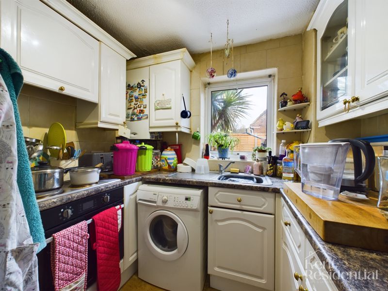 1 bed house for sale in Chaffinch Close, Chatham  - Property Image 4