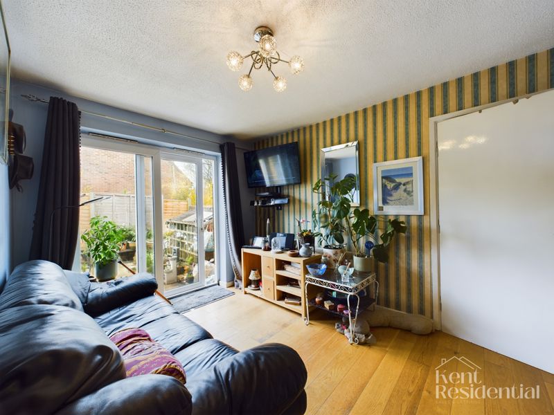 1 bed house for sale in Chaffinch Close, Chatham  - Property Image 2