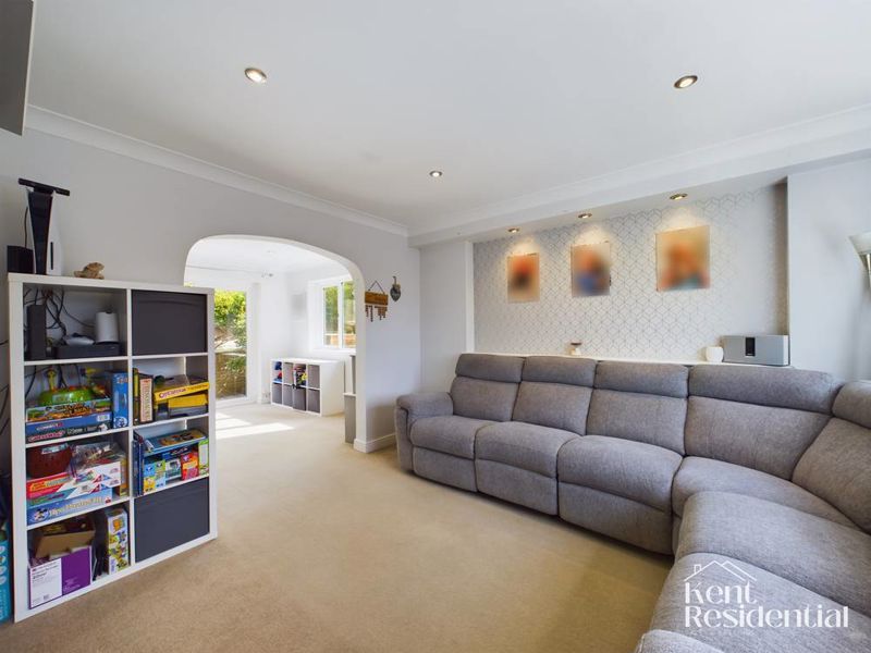 3 bed house for sale in Cobdown Close, Aylesford  - Property Image 3