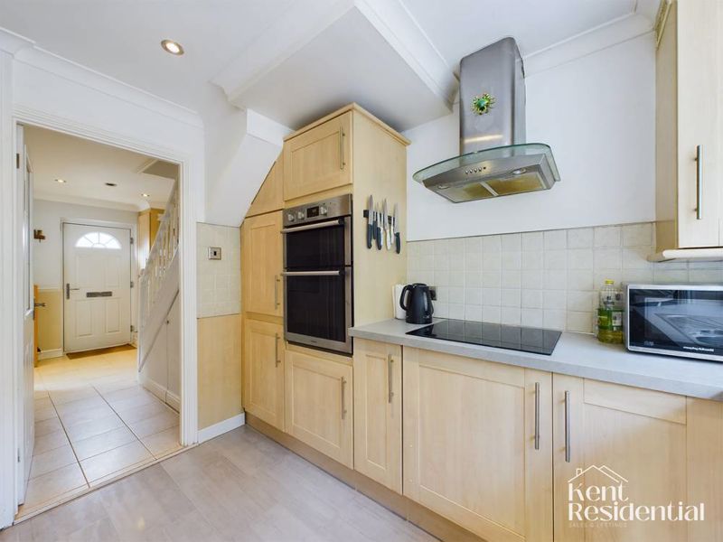 3 bed house for sale in Cobdown Close, Aylesford  - Property Image 6