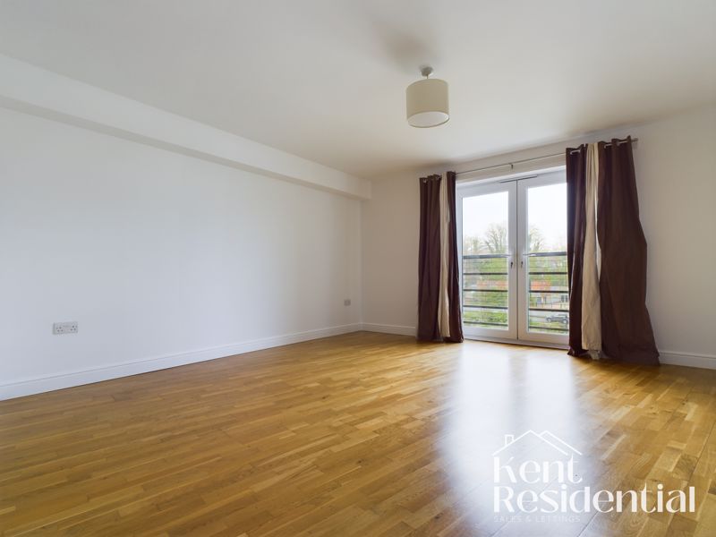 2 bed flat to rent in Scotney Gardens, Maidstone  - Property Image 2
