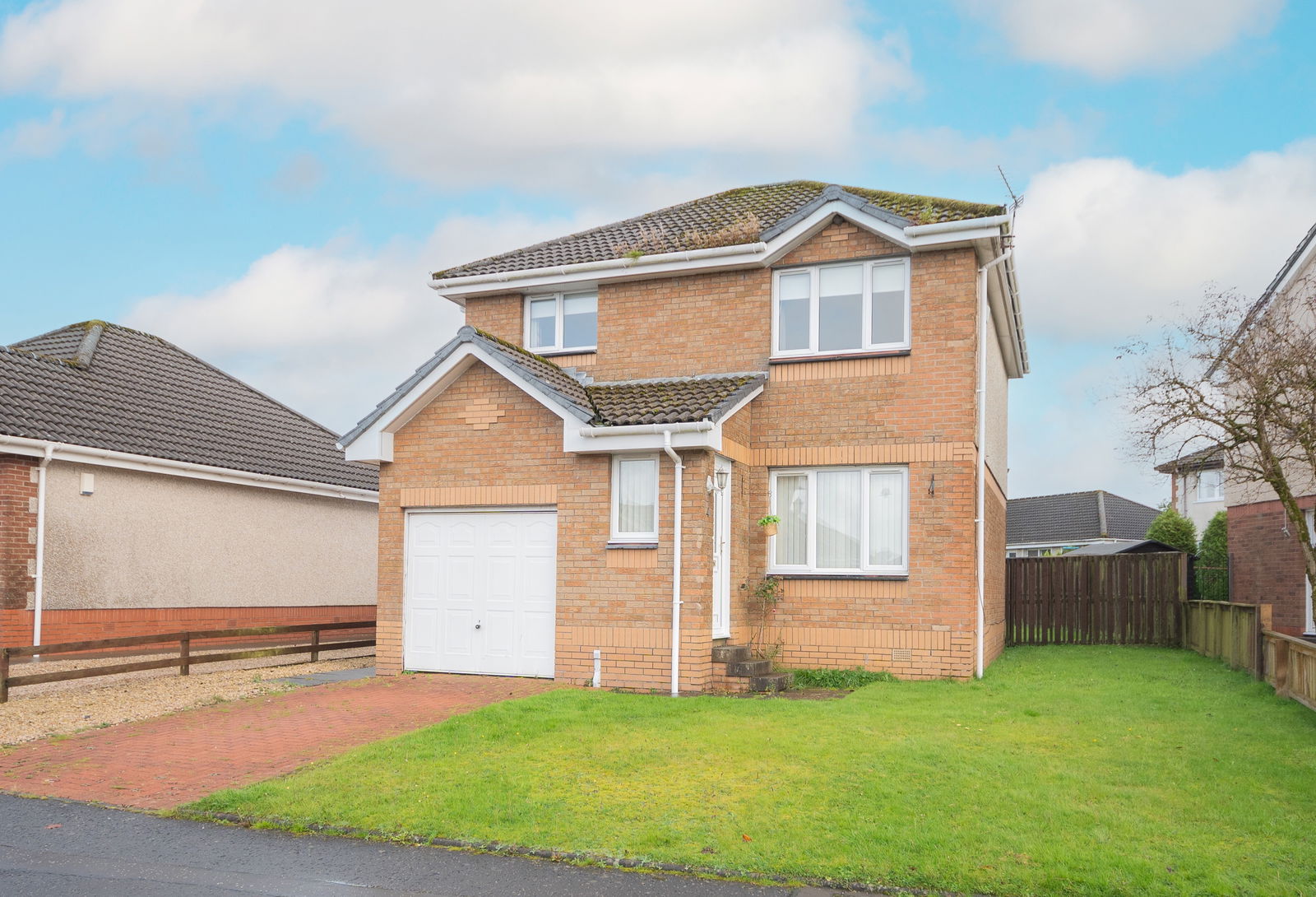 3 bed detached house for sale in Rowan Crescent, Shotts  - Property Image 1