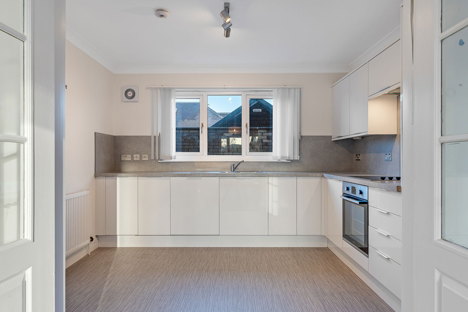 2 bed detached house for sale in Malcolm Gardens, Irvine, KA12 0EN  - Property Image 4