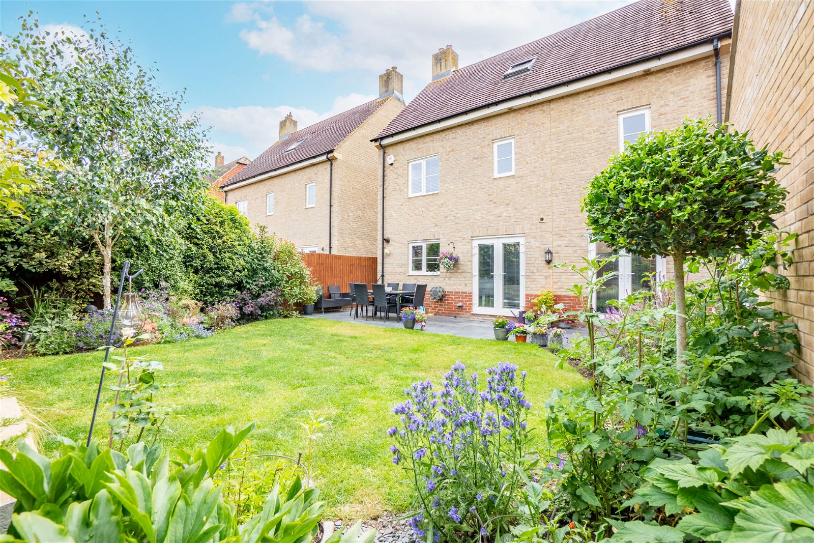 5 bed detached house for sale in Wagtail Gardens, Bedford  - Property Image 29