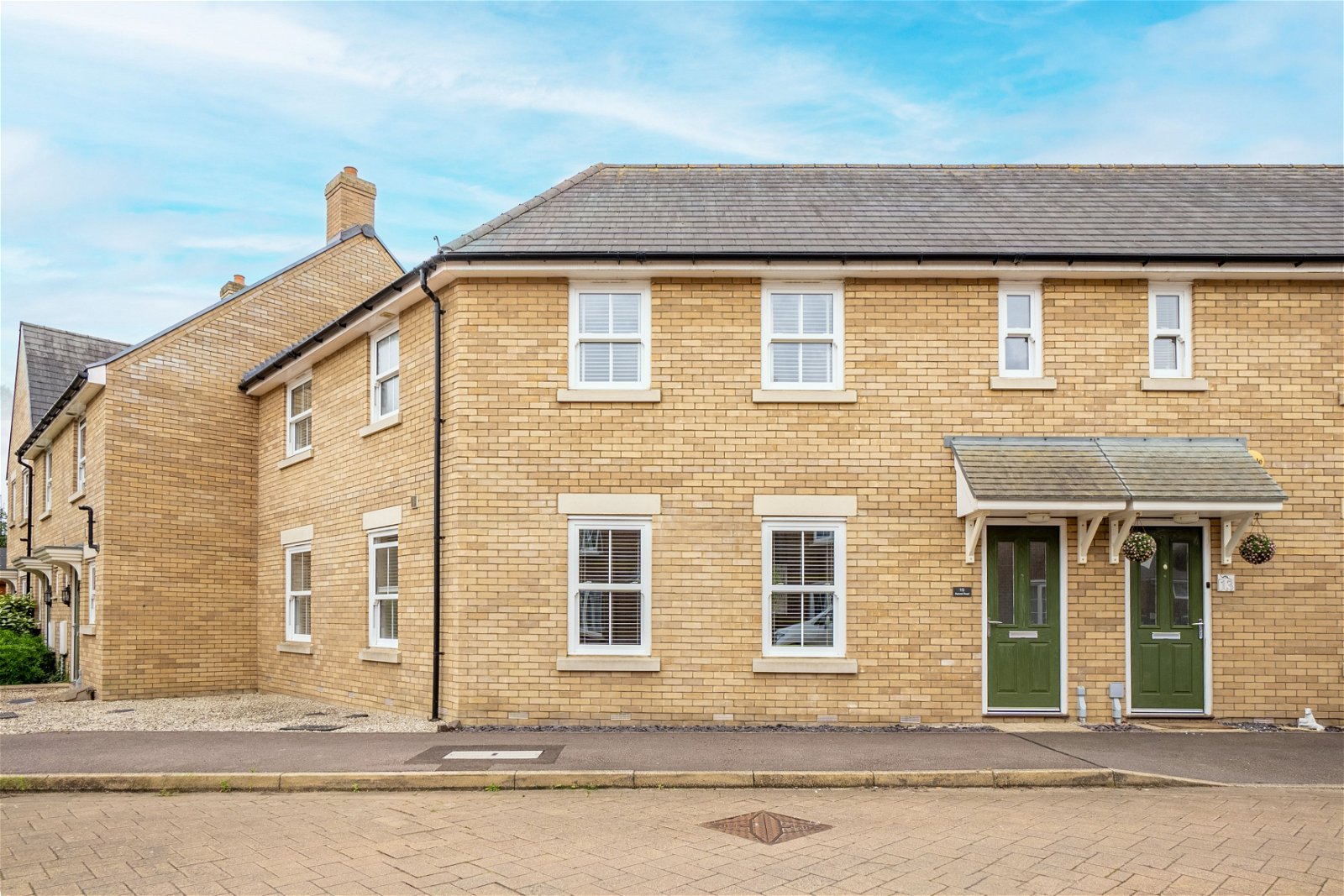 2 bed maisonette for sale in Avocet Road, Bedford  - Property Image 1