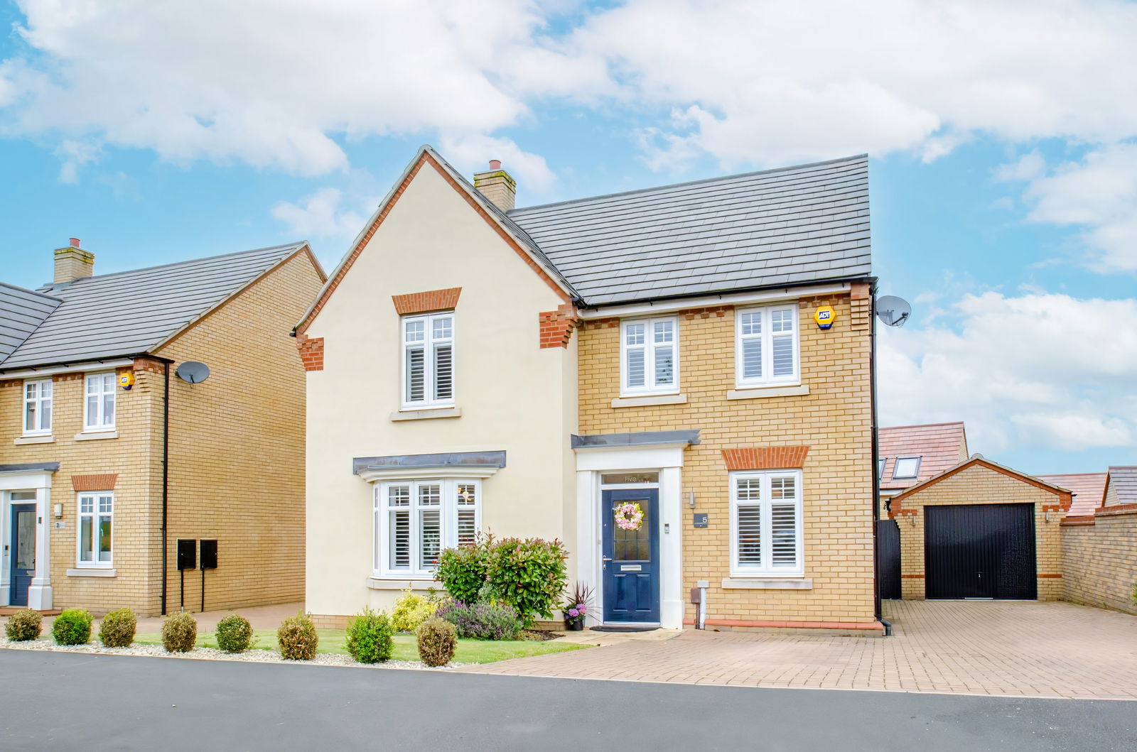 4 bed detached house for sale in Harlequin Crescent, Bedford  - Property Image 41