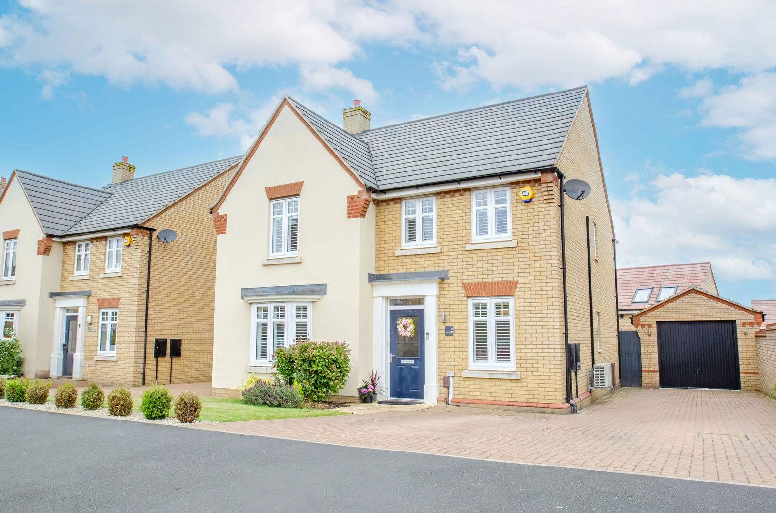 4 bed detached house for sale in Harlequin Crescent, Bedford  - Property Image 1