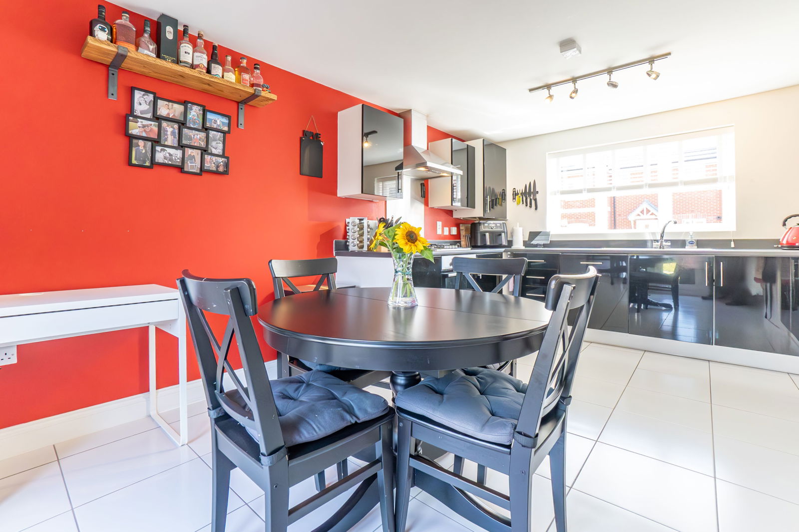 3 bed semi-detached house for sale in Brooklands Avenue, Bedford  - Property Image 8