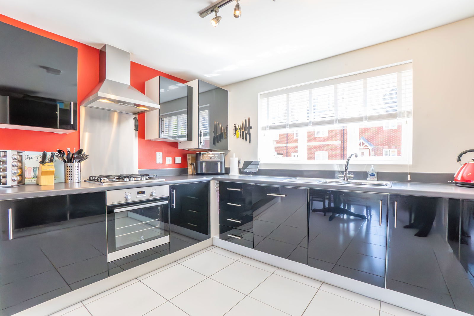 3 bed semi-detached house for sale in Brooklands Avenue, Bedford  - Property Image 10