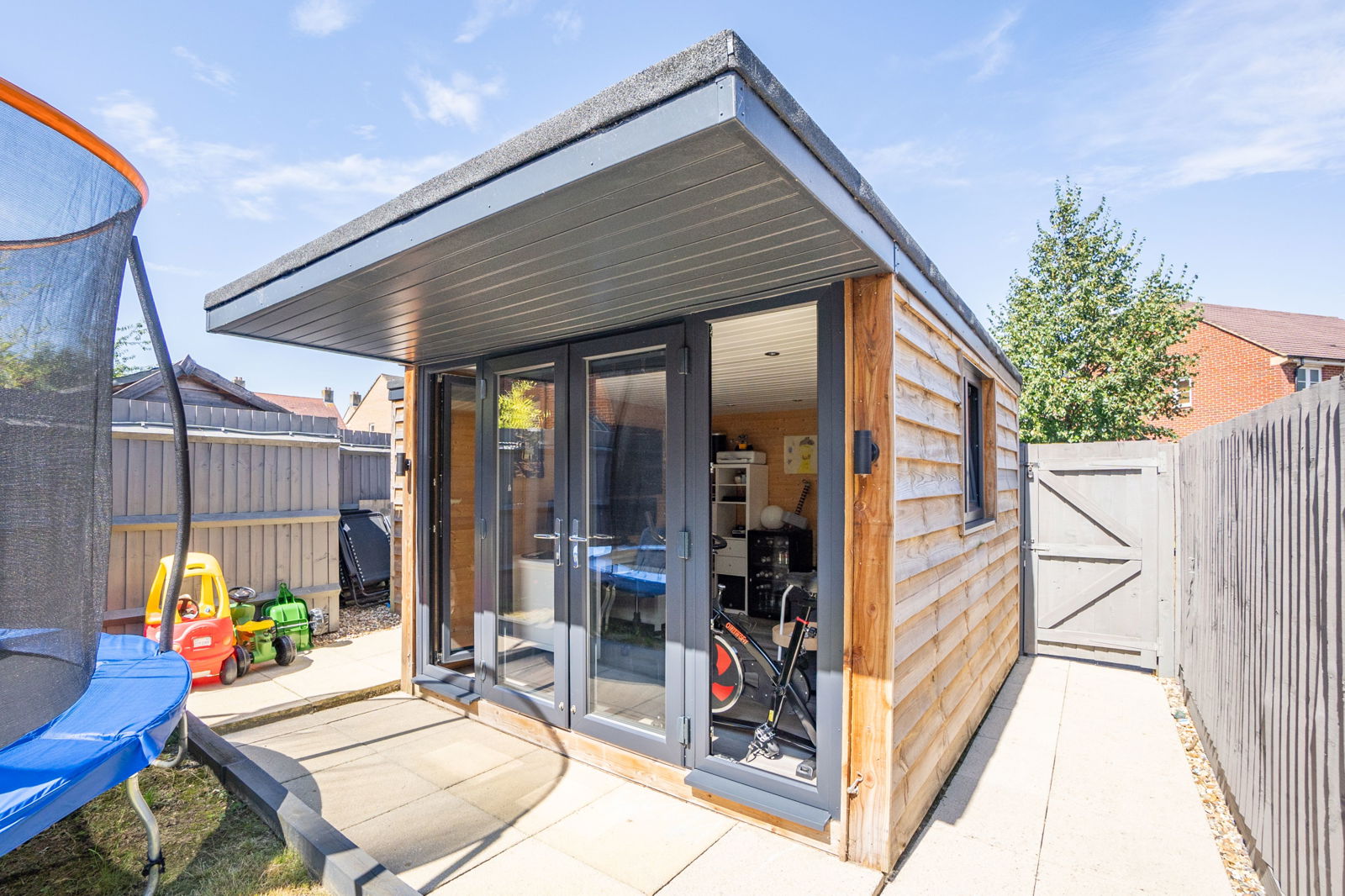 3 bed semi-detached house for sale in Brooklands Avenue, Bedford  - Property Image 3