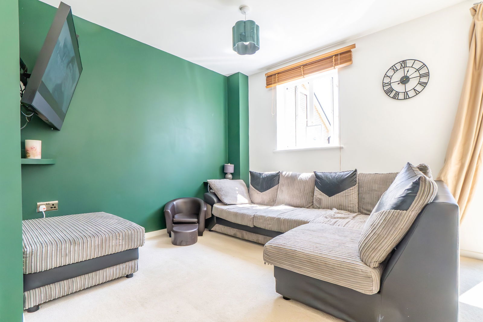 3 bed semi-detached house for sale in Four Acre Drive, Bedford  - Property Image 3