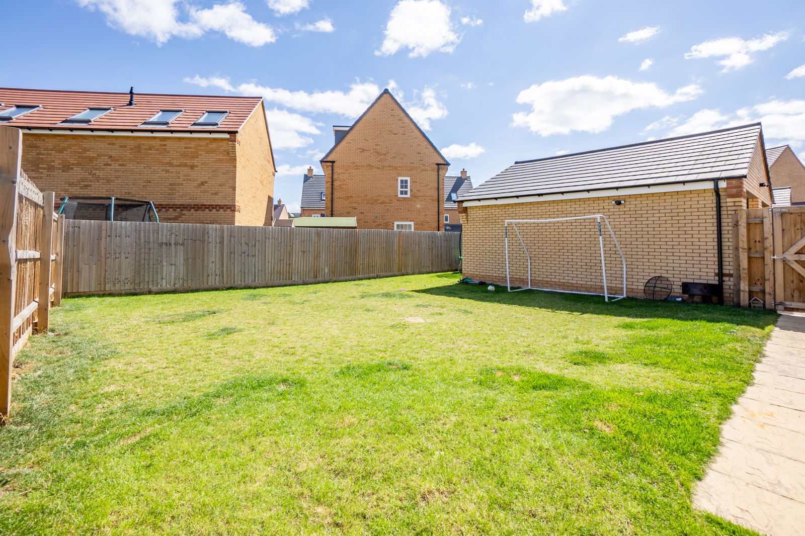 5 bed detached house for sale in Peregrine Way, Bedford  - Property Image 29