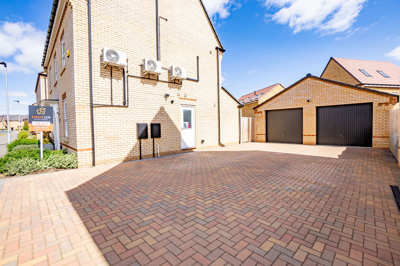 5 bed detached house for sale in Peregrine Way, Bedford  - Property Image 31