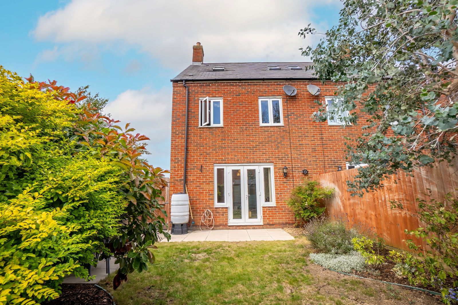 3 bed semi-detached house for sale in Fieldfare View, Bedford  - Property Image 29