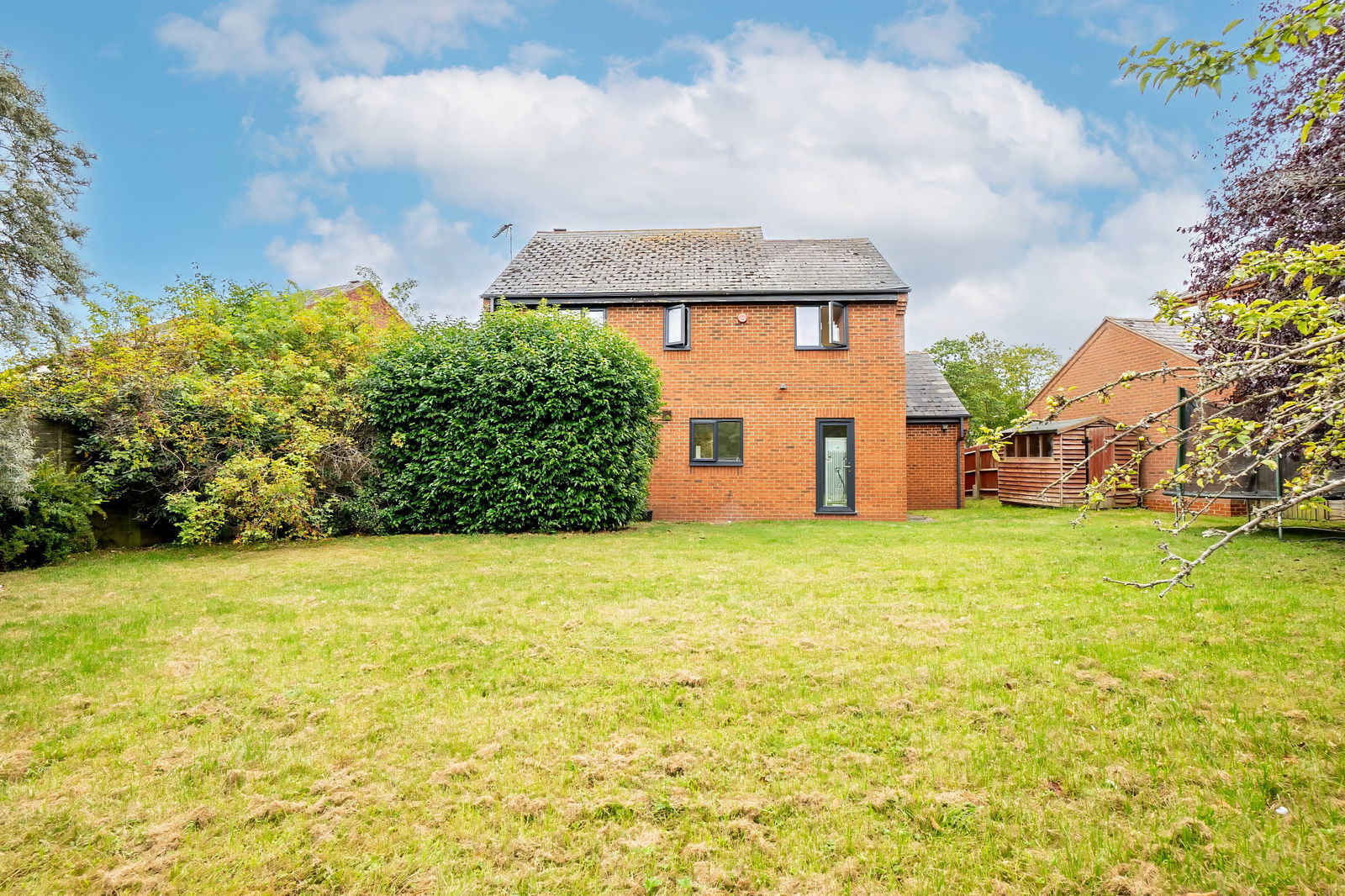 4 bed detached house for sale in Swimbridge Lane, Milton Keynes  - Property Image 3