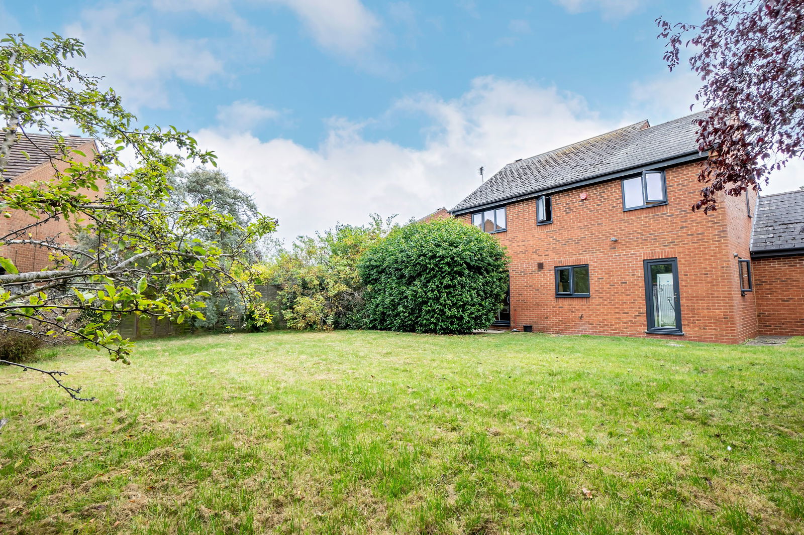 4 bed detached house for sale in Swimbridge Lane, Milton Keynes  - Property Image 23