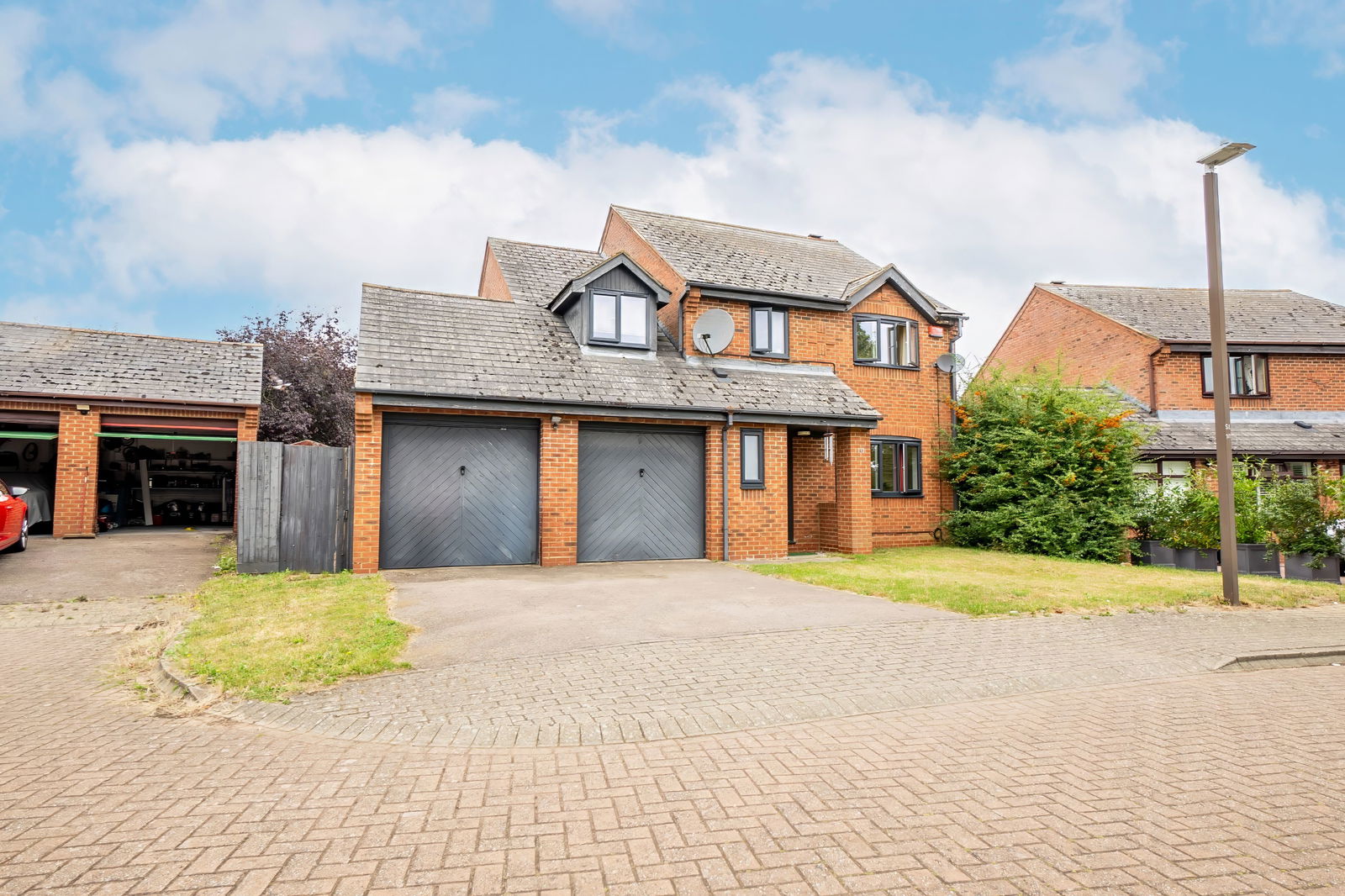 4 bed detached house for sale in Swimbridge Lane, Milton Keynes  - Property Image 1