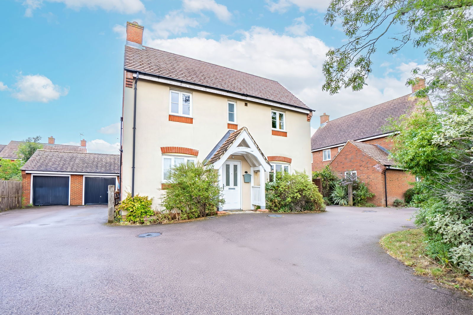 4 bed detached house for sale in Heron Gardens, Bedford  - Property Image 31