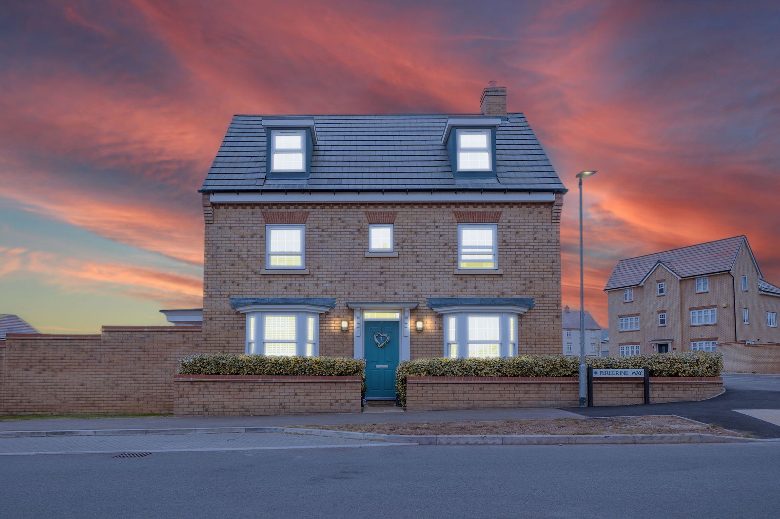 4 bed detached house for sale in Peregrine Way, Wixams  - Property Image 2