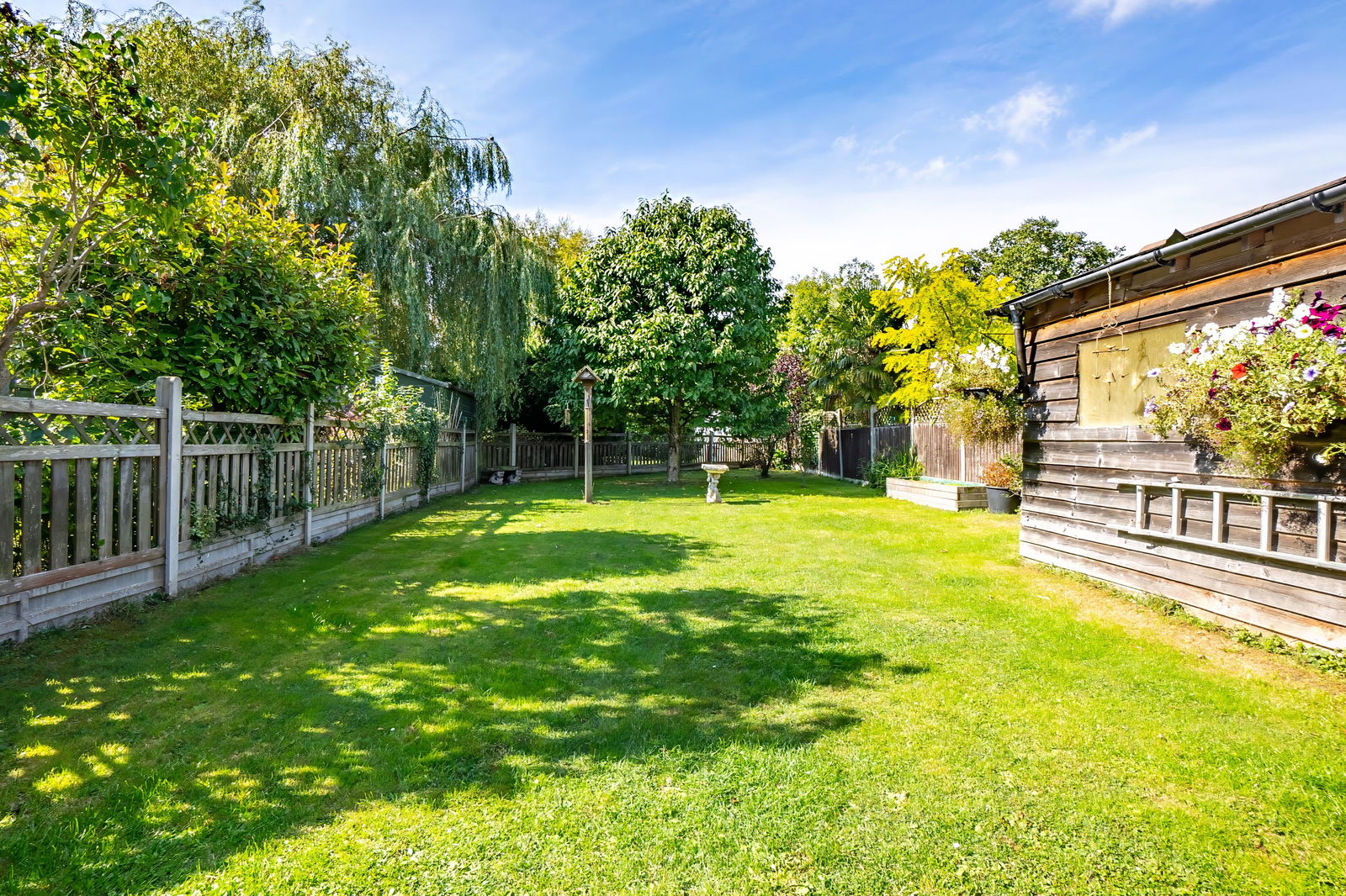 4 bed semi-detached house for sale in Wood Lane, Bedford  - Property Image 34