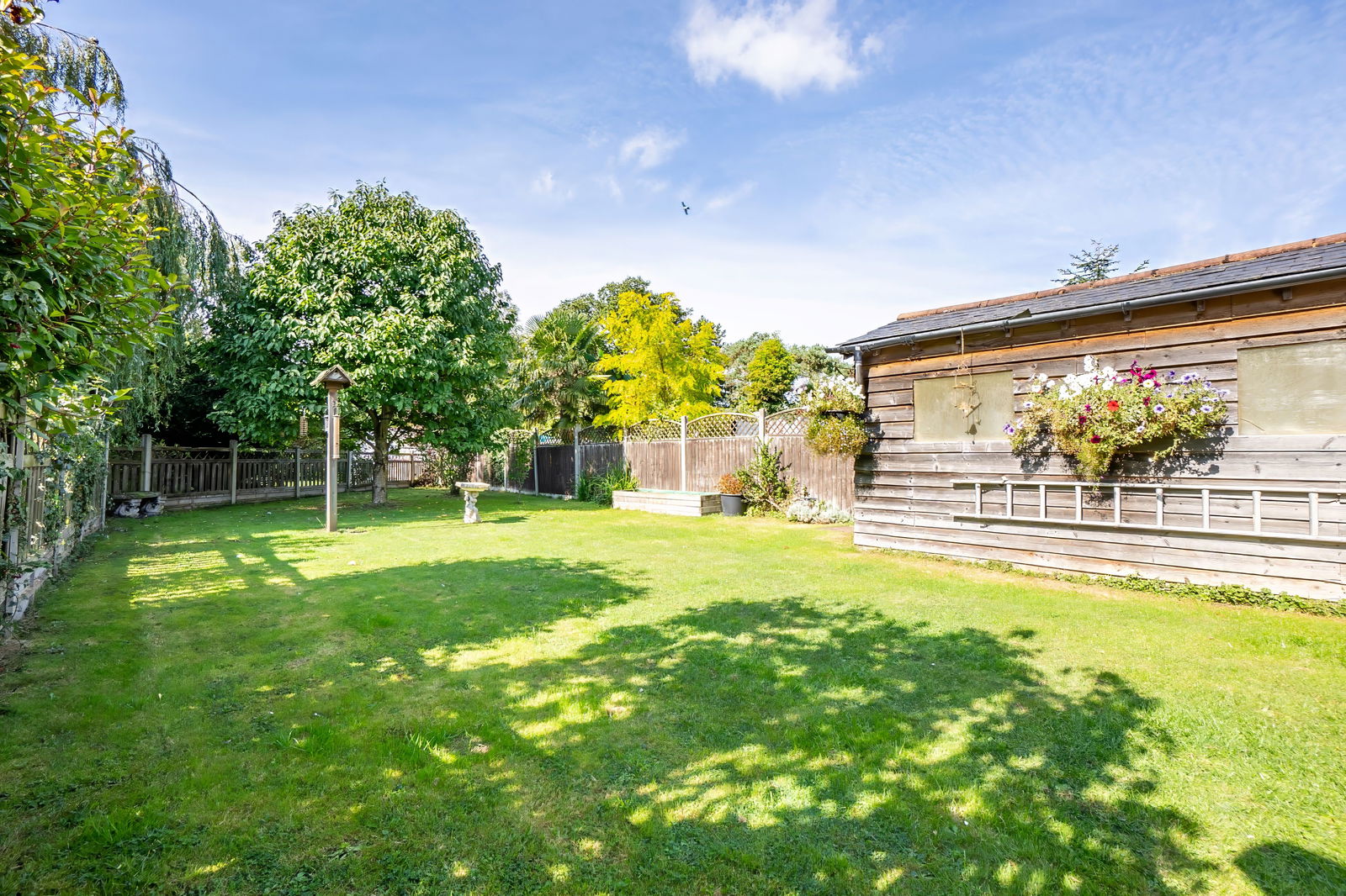 4 bed semi-detached house for sale in Wood Lane, Bedford  - Property Image 35